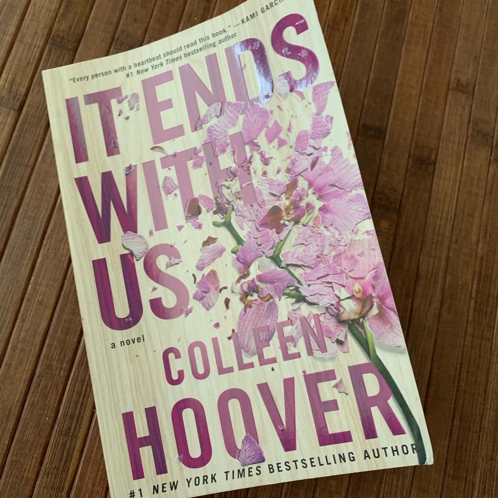 Books by Colleen Hoover - It Ends With Us & It Starts With Us